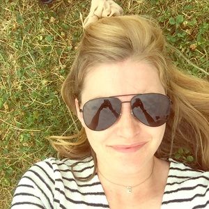 Meet your Posher, Emily